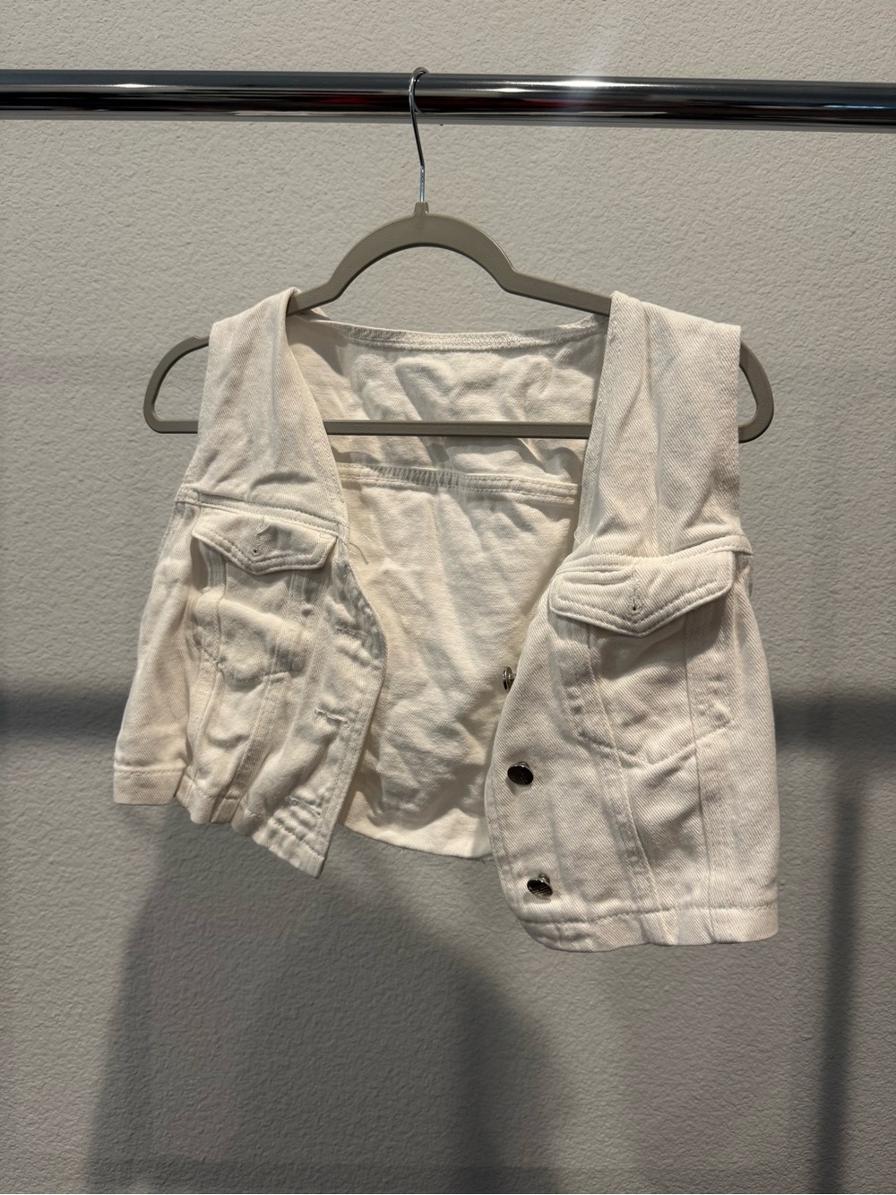 SHEIN White Cropped Sleeveless Vest Jacket
